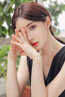 王亮李美诗